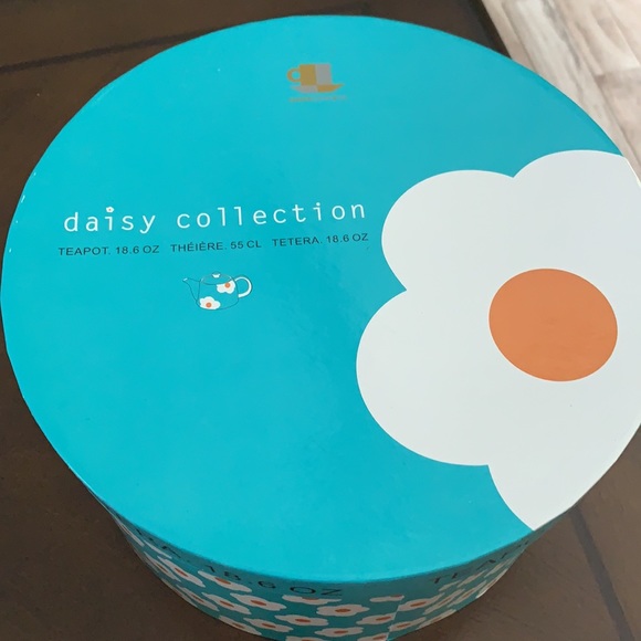 Porcelain Teapot Blue Daisy Collection - Picture 9 of 9